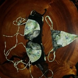 Victoria secret Rare pieces use  1 time